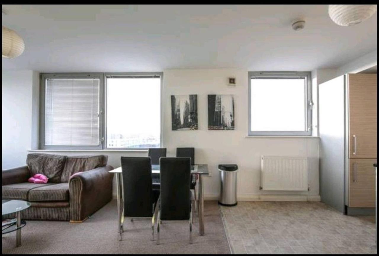 Large 3 Bedrooms In Liverpool City Centre, Free Parking מראה חיצוני תמונה