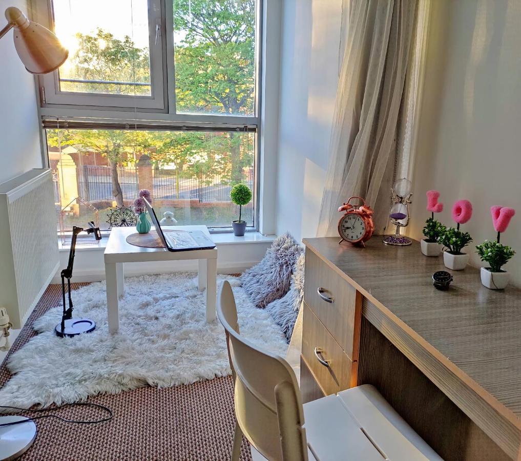 Large 3 Bedrooms In Liverpool City Centre, Free Parking מראה חיצוני תמונה
