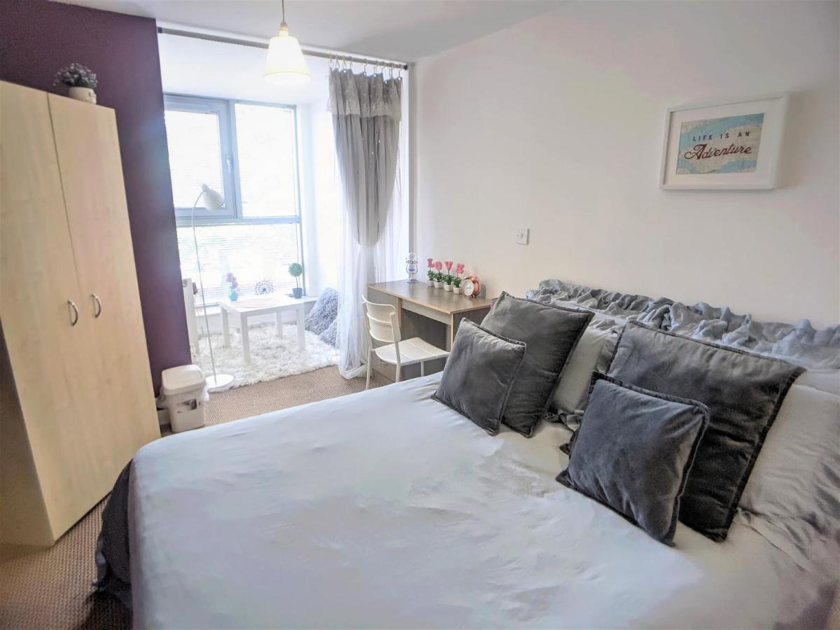 Large 3 Bedrooms In Liverpool City Centre, Free Parking מראה חיצוני תמונה